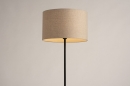 Foto 74528-11 anders: Zwarte staande lamp met rustieke linnen lampenkap in beige