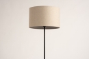 Foto 74528-5 anders: Zwarte staande lamp met rustieke linnen lampenkap in beige