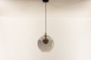 Foto 74547-5 onderaanzicht: Hanglamp met bol rookglas met messing fittingen en details