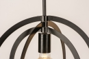 Foto 74597-10 detailfoto: Trendy speelse zwarte hanglamp met platte cirkels