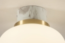 Foto 74636-3 detailfoto: Badkamer plafondlamp van wit opaalglas, messing en marmer.