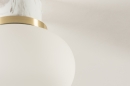 Foto 74636-5 detailfoto: Badkamer plafondlamp van wit opaalglas, messing en marmer.