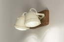 Foto 74657-11: Landelijke plafondlamp met hout en witte spots