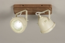 Foto 74657-3: Landelijke plafondlamp met hout en witte spots