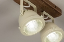 Foto 74657-7: Landelijke plafondlamp met hout en witte spots