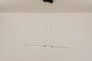 Foto 74664-2 schuinaanzicht: Zwarte led strip hanglamp dimbaar zonder dimmer