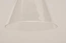 Foto 74676-10: Hanglamp met heldere glazen en messing fittingen aan ronde plafondplaat 
