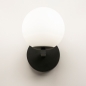 Foto 74692-2: Mattschwarze Art-Deco-Wandlampe mit einer weißen Glaskugel, auch für das Badezimmer
