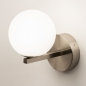 Foto 74693-3: Art-Deco-Wandlampe aus Nickel mit einer weißen Glaskugel, auch für das Badezimmer