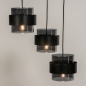 Foto 74712-4: Zwarte hanglamp met drie kokers van rookglas aan een ronde plafondplaat