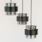 Foto 74712-8: Zwarte hanglamp met drie kokers van rookglas aan een ronde plafondplaat