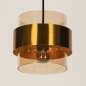 Foto 74713-11: Hanglamp met drie kokers van amberkleurig glas met gouden details aan een ronde plafondplaat