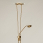 Foto 74733-4 schuinaanzicht: Led uplighter met leeslamp in het goud/messing en is dimbaar