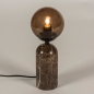 Foto 74815-3 vooraanzicht: Tafellamp met hoge voet van bruin marmer en bol van bruin glas