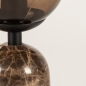 Foto 74815-7 detailfoto: Tafellamp met hoge voet van bruin marmer en bol van bruin glas
