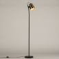 Foto 74816-2 schuinaanzicht: Zwarte vloerlamp met messing/goud kap in minimalistisch design