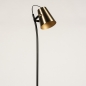 Foto 74816-5 schuinaanzicht: Zwarte vloerlamp met messing/goud kap in minimalistisch design