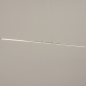 Foto 74827-3 schuinaanzicht: Minimalistische led hanglamp in de vorm van een strip in goud/messing
