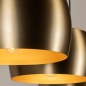 Foto 74831-12 niet_in_feed: Grote gouden hanglamp met drie kappen van metaal in messing/goud