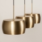 Foto 74831-5 schuinaanzicht: Grote gouden hanglamp met drie kappen van metaal in messing/goud
