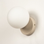 Foto 74904-5 schuinaanzicht: Beige wandlamp met witte bol van opaalglas in japandi stijl 