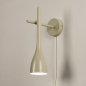 Foto 74967-7 schuinaanzicht: Beige wandlamp van metaal met snoer en stekker 