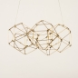 Foto 74980-7 onderaanzicht: onde design led hanglamp met prisma-vormen en kleine led lampen