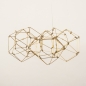 Foto 74980-8 schuinaanzicht: onde design led hanglamp met prisma-vormen en kleine led lampen