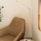 Foto 75077-15 sfeerfoto: Beige led leeslamp van metaal met verstelbare arm en dimbare led verlichting