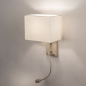 Foto 75125-3 schuinaanzicht: Beige wandlamp met witte kap en LED-leeslamp