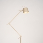 Foto 75126-7 vooraanzicht: Verstelbare vloerlamp met knikarm in beige japandi stijl 