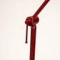 Foto 75127-10: Rote Stehleuchte mit verstellbarem Gelenkarm 