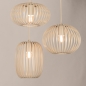 Foto 75132-6 niet_in_feed: Beige hanglamp met drie verschillende open kappen met platte spijlen 