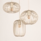 Foto 75132-9 niet_in_feed: Beige hanglamp met drie verschillende open kappen met platte spijlen 