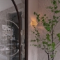 Foto 75147-22: Halfronde wandlamp van beige stof - Luxe en sfeervolle verlichting