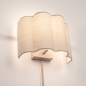 Foto 75181-7 detailfoto: Scalloped wandlamp van beige stof met snoer en stekker 
