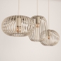 Foto 75209-11 niet_in_feed: Beige hanglamp met drie open kappen aan rechte balk