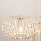 Foto 75209-17 detailfoto: Beige hanglamp met drie open kappen aan rechte balk