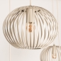 Foto 75210-15 detailfoto: Beige hanglamp met vijf open kappen aan rechte balk