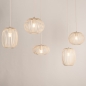 Foto 75210-5 niet_in_feed: Beige hanglamp met vijf open kappen aan rechte balk