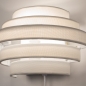 Foto 75274-7: Witte wandlamp van stof in halfrond design met snoer en stekker