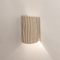 Foto 75449-3: Beige wandlamp in organische vorm