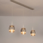 Foto 75521-3: Beige hanglamp voorzien van drie glazen kappen