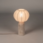 Foto 75612-2: Natuurstenen tafellamp in beige kleur met sfeervolle, bolvormige lampion kap