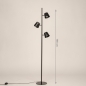 Foto 75746-1 maatindicatie: Zwarte staande vloerlamp met drie spots
