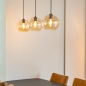 Foto 75779-19: Trendy hanglamp voorzien van drie glazen bollen in een champagnekleur
