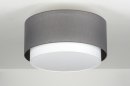 Foto 88529-2: Sfeervolle plafondlamp voorzien van een dubbele, stoffen, grijze kap.