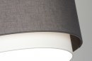Foto 88547-7: Moderne hanglamp voorzien van een dubbele kap uitgevoerd in de kleuren antraciet grijs en wit.