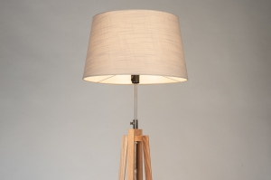 Stehleuchte 31478 laendlich modern zeitgemaess klassisch Holz Stoff Beige Holz rund